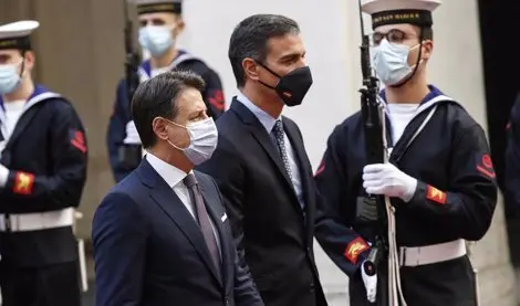 Prime Minister Giuseppe Conte (L) welcomes Spanish Prime Minister Pedro Sanchez at Chigi Palace. Photo: Giuseppe Lami/LaPresse via ZUMA Press/dpa - Giuseppe Lami/LaPresse via ZUMA / DPA