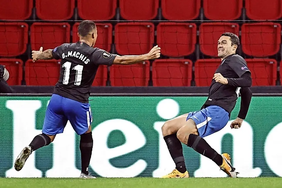 Darwin Machis y Jorge Molina celebran el segundo gol. / MAURICE VAN STEEN