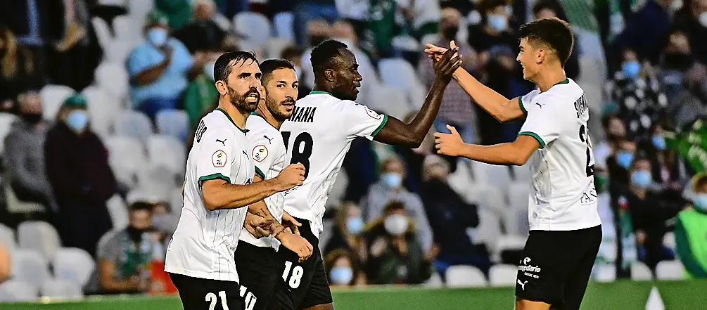 El Racing intentar&aacute; este mediod&iacute;a conseguir su primera victoria de la temporada. / Hardy