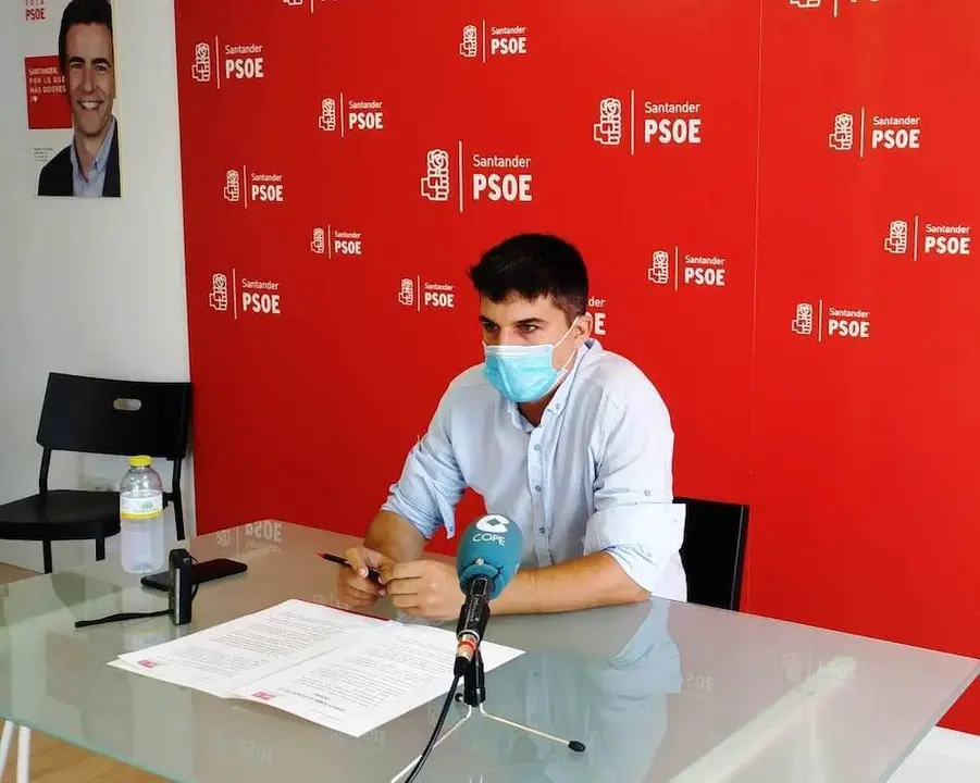 El portavoz municipal socialista, Daniel Fernandez. / ALERTA