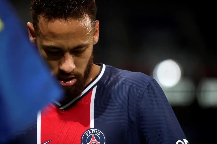 Neymar durante un partido de liga francesa ante el Dijon en par&iacute;s. / EFE