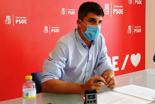 El portavoz municipal del PSOE, Daniel Fern&aacute;ndez. / ALERTA
