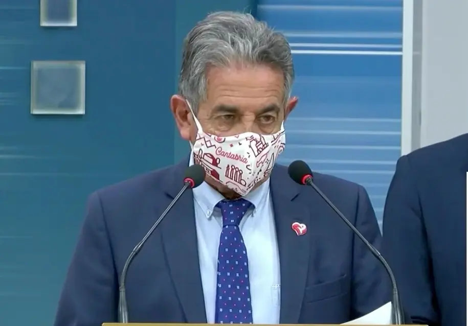 El presidente del Gobierno durante la rueda de prensa del 29 de octubre cuando anunci&oacute; la vuelta a las aulas a pesar de la negativa de Sanidad. / ALERTA