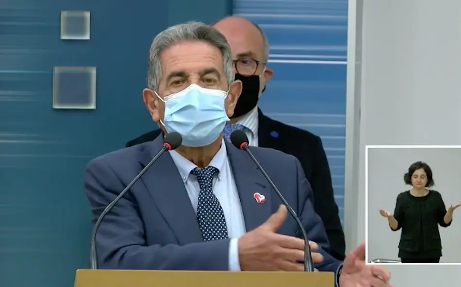El presidente de Cantabria, Miguel &Aacute;ngel Revilla durante la rueda de prensa. / ALERTA