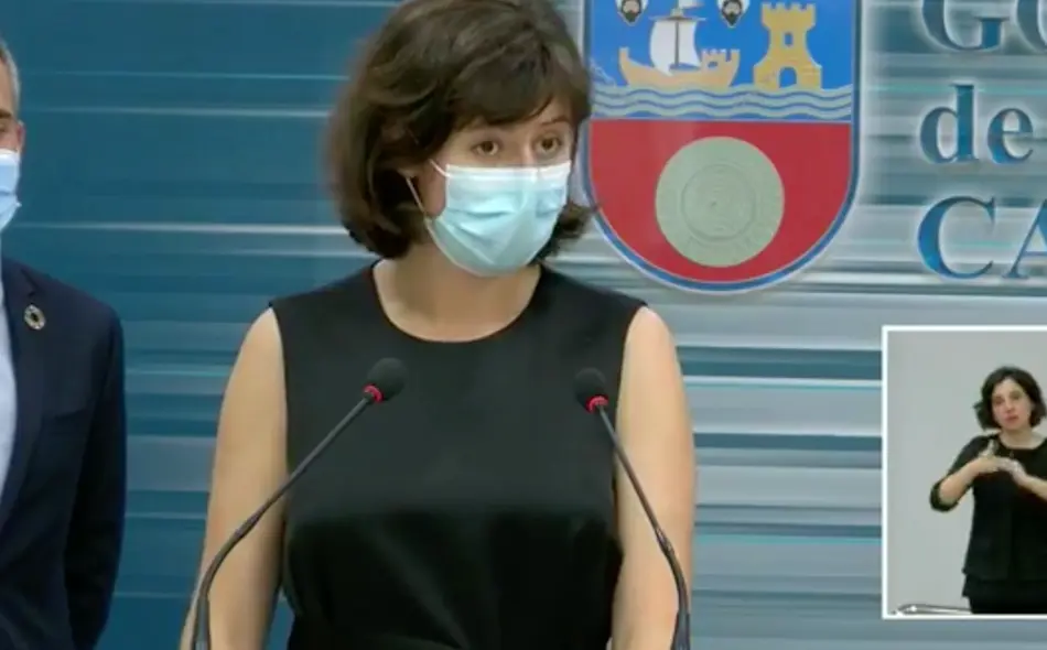 La Directora de Salud P&uacute;blica, Paloma Navas durante la rueda de prensa. / ALERTA