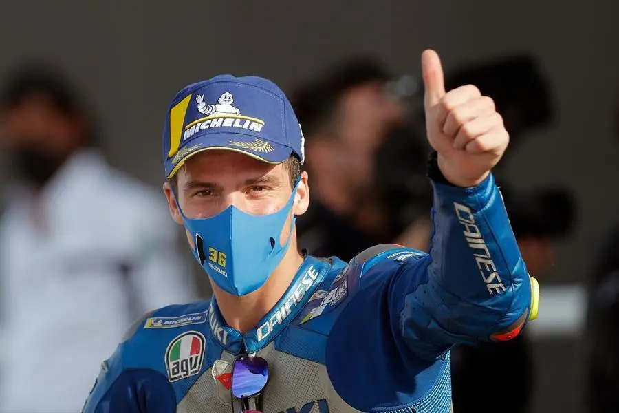El piloto espa&ntilde;ol, Joan Mir (Suzuki Ecstar), tras ganar la prueba de Moto GP en el circuito Ricardo Tormo de Cheste (Valencia) donde se disputa el Gran Premio de Europa .EFE/ Kai F&ouml;rsterling