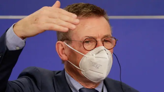 Jan van Overtveld, presidente de la Comisi&oacute;n de Presupuestos de la UE. / STEPHANIE LECOCQ / EFE