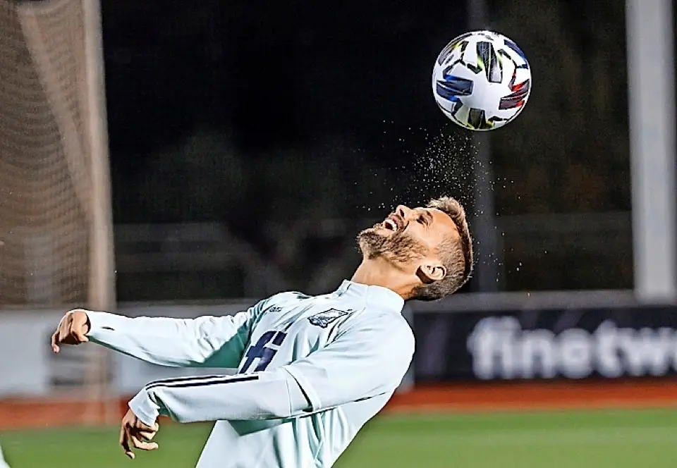 LAS ROZAS, 09/11/2020.- El centrocampista de la selecci&oacute;n espa&ntilde;ola Sergio Canales participa en un entrenamiento de preparaci&oacute;n previo a los partidos ante Holanda, Suiza y Alemania en Las Rozas, Madrid, este lunes. EFE/RFEF/Solo uso editorial