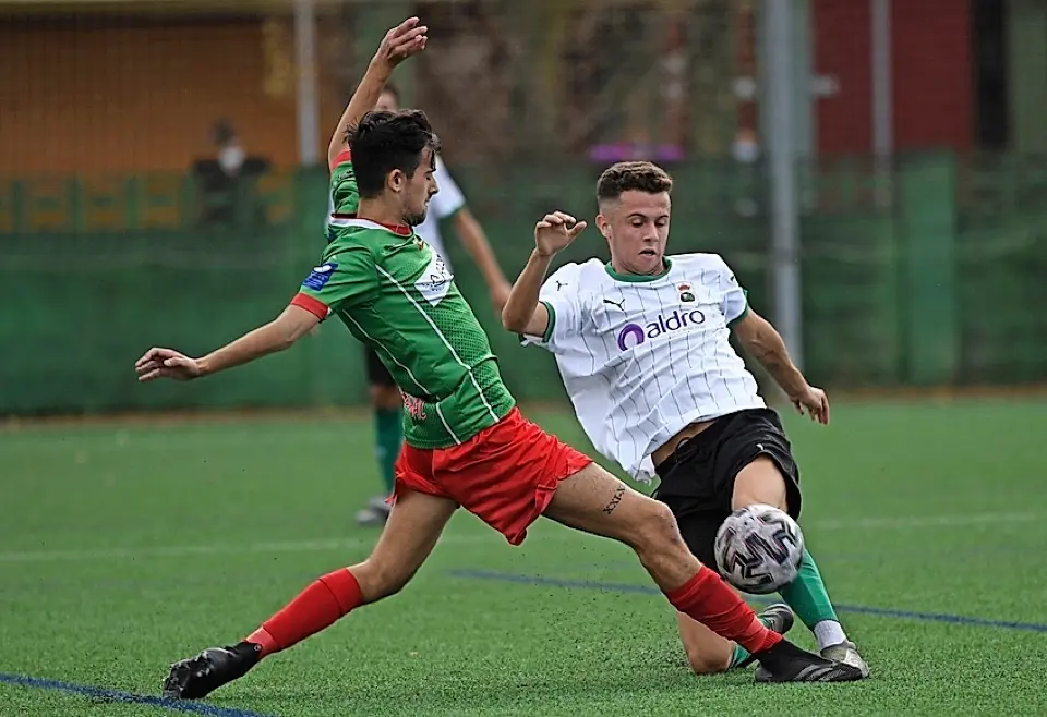 Las competiciones nacionales de juveniles seguir&aacute;n por el momento activas. / Hardy