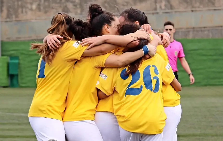 Las jugadoras del UD Oceja-Gimn&aacute;stica celebran uno de los goles.