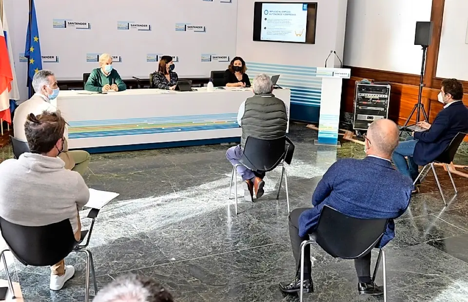 Reuni&oacute;n del Consejo Municipal de Comercio. / ALERTA