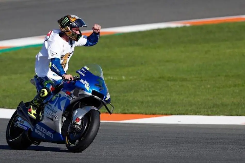 El piloto espa&ntilde;ol de Moto GP, Joan Mir (Suzuki Ecstar) se ha proclamado campe&oacute;n del mundo tras entrar 7&ordm; en la carrera disputada en el circuito Ricardo Tormo de Cheste (Valencia) donde se disputa el GP Comunitat Valenciana. EFE/Kai F&ouml;rsterling