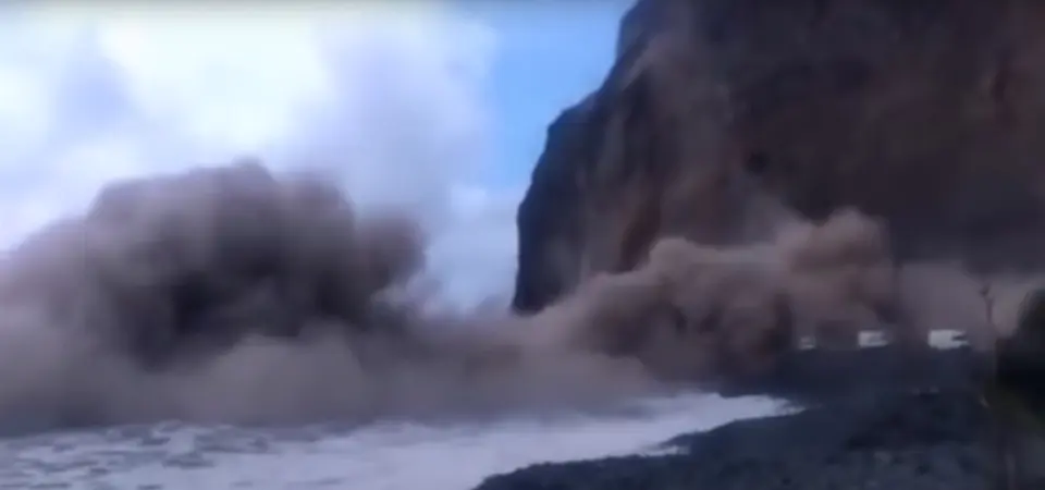 0:36 / 1:52


La reproducci&oacute;n del chat no est&aacute; disponible en este estreno.
Espectacular derrumbe en un acantilado en La Gomera. / youtube