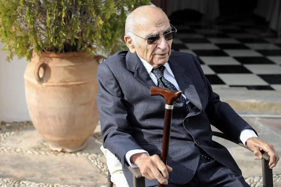 El poeta Francisco Brines, que ha sido galardonado este lunes con el Premio Cervantes 2020, el m&aacute;ximo reconocimiento de las letras en espa&ntilde;ol, seg&uacute;n ha anunciado el ministro de Cultura y Deportes, Jos&eacute; Manuel Rodr&iacute;guez Uribes.EFE/ARCHIVO/ Ana Escobar