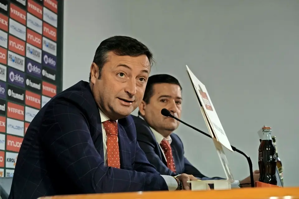 El presidente Alfredo P&eacute;rez, junto al vicepresidente Pedro Ortiz, ambos m&aacute;ximos accionistas del club. / ALERTA