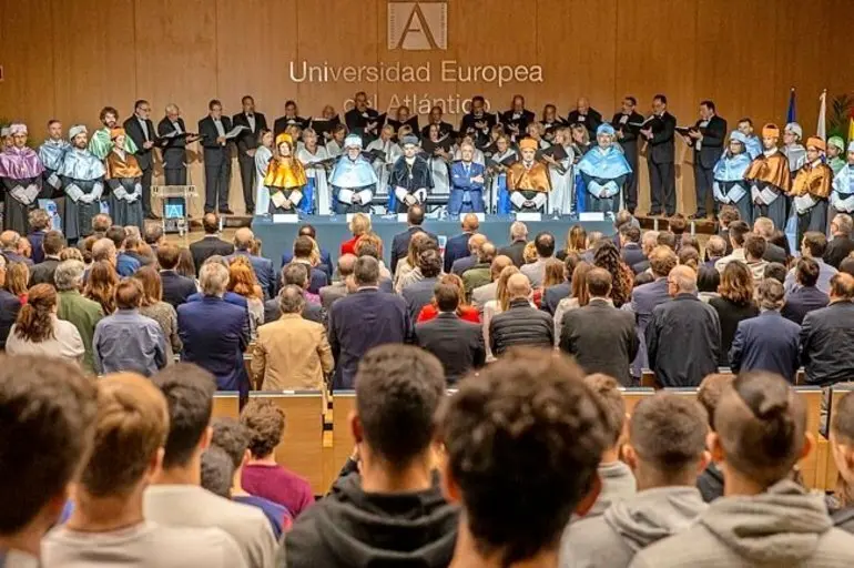 Imagen de archivo de la inauguraci&oacute;n de un curso acad&eacute;mico en la Universidad Europea del Atl&aacute;ntico. / ALERTA