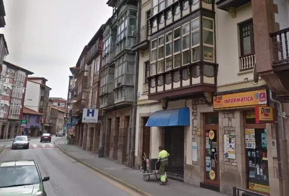 Vista de la Calle Reverendo Padre G&oacute;mez en Cabez&oacute;n de la Sal. / ALERTA