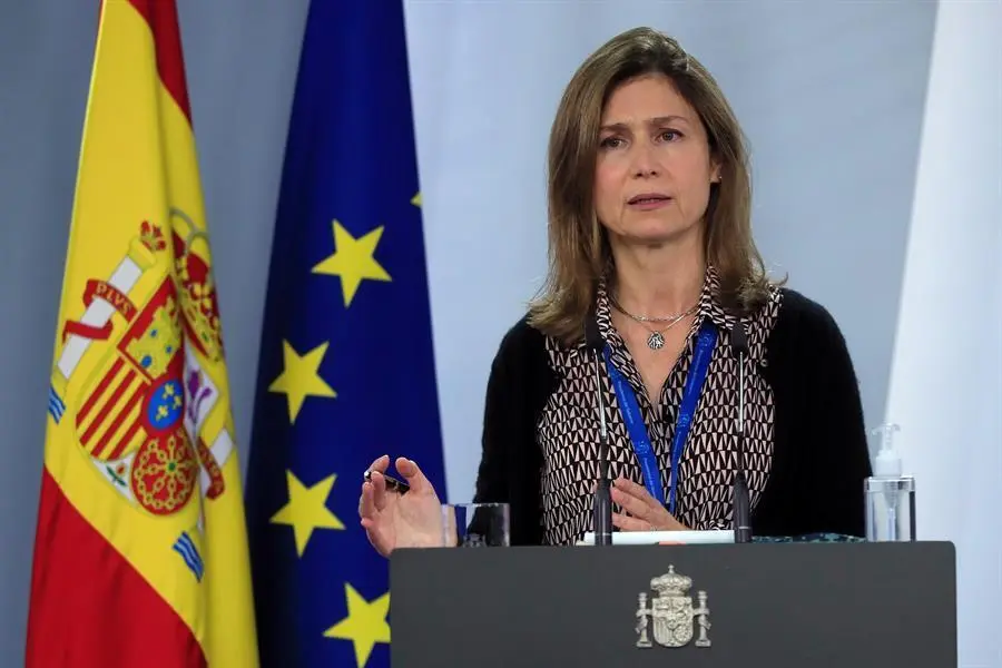 La directora de la Agencia Espa&ntilde;ola del Medicamento, Mar&iacute;a Jes&uacute;s Lamas, durante la rueda de prensa ofrecida este lunes en el Palacio de la Moncloa tras la reuni&oacute;n del comit&eacute; t&eacute;cnico de alertas sanitarias. EFE/Fernando Alvarado