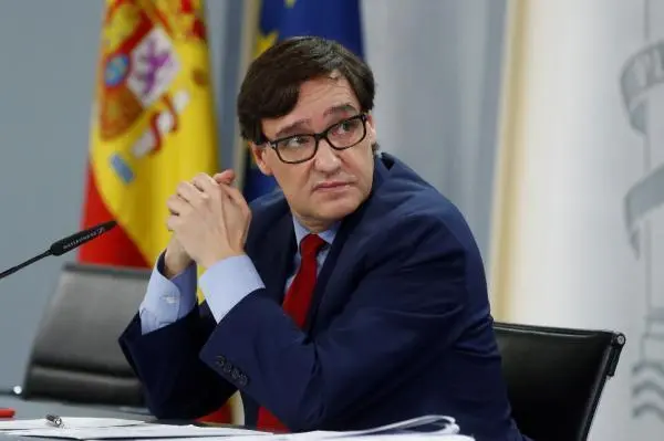 El ministro de Sanidad, Salvador Illa, comparece en la rueda de prensa posterior al Consejo de Ministros este martes en Madrid. EFE/ J.J. Guill&eacute;n