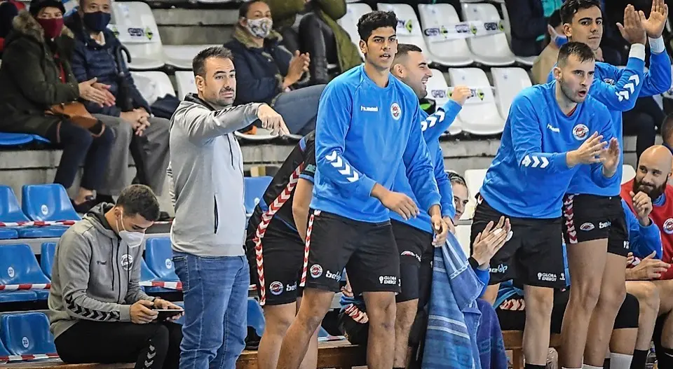 El banquillo del Sinf&iacute;n, animando a sus compa&ntilde;eros. / Hardy