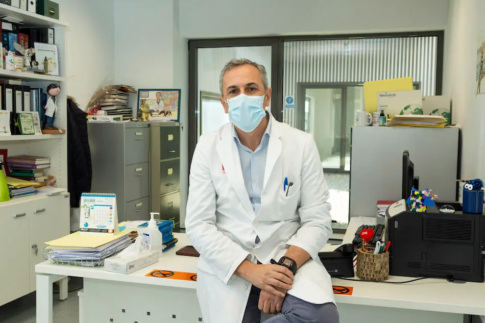 El doctor Andr&eacute;s G&oacute;mez del Barrio, Laro S&aacute;nchez-Palac&iacute;n. / ALERTA