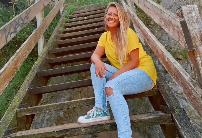 La surfer santanderina Marta Ruiz. / FED. C&Aacute;NTABRA DE SURF