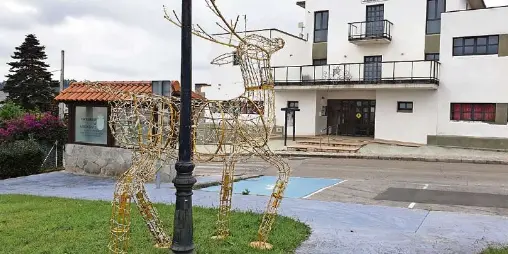 Uno de los motivos navide&ntilde;os instalados en el municipio. / ALERTA