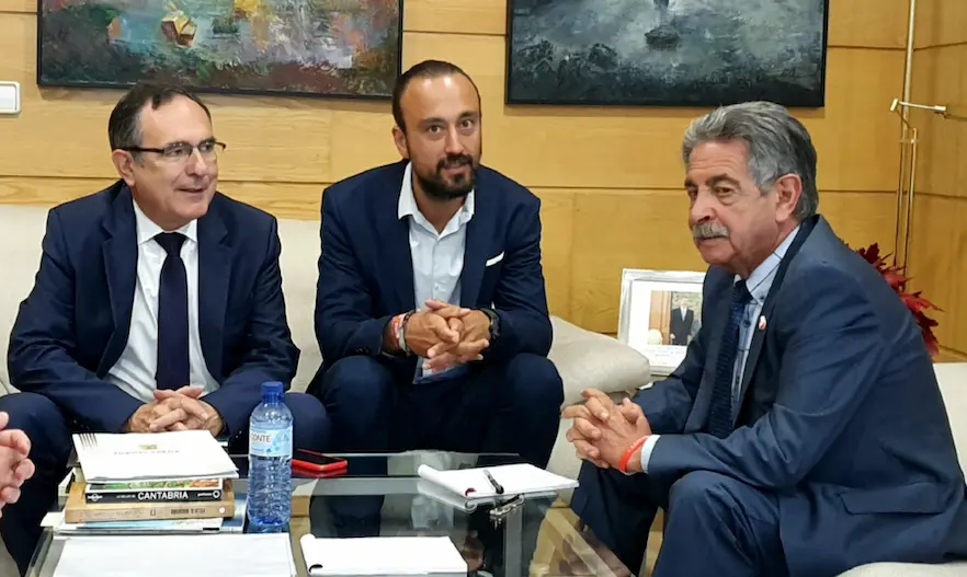 Viadero, Estrada y Revilla durante una reuni&oacute;n. / ALERTA / ARCHIVO