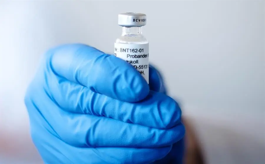La vacuna de una de las farmac&eacute;uticas que lucha en el mercado. EFE/EPA/BIONTECH SE