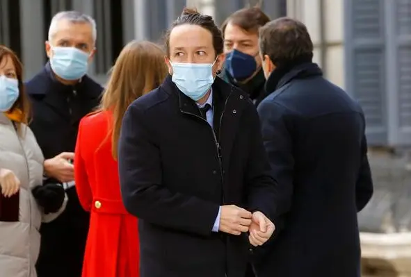 El vicepresidente segundo del Gobierno, Pablo Iglesias, llega este domingo al Congreso de los Diputados para asistir a la celebraci&oacute;n del cuadrag&eacute;simo segundo aniversario de la Constituci&oacute;n en Madrid. EFE/Ballesteros