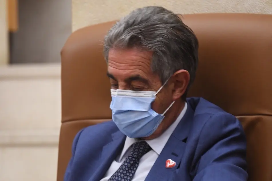 El presidente de Cantabria, Miguel &Aacute;ngel Revilla durante el pleno del Parlamento c&aacute;ntabro. / HARDY