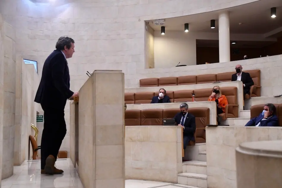 El portavoz del PP en una sesi&oacute;n parlamentaria. / HARDY