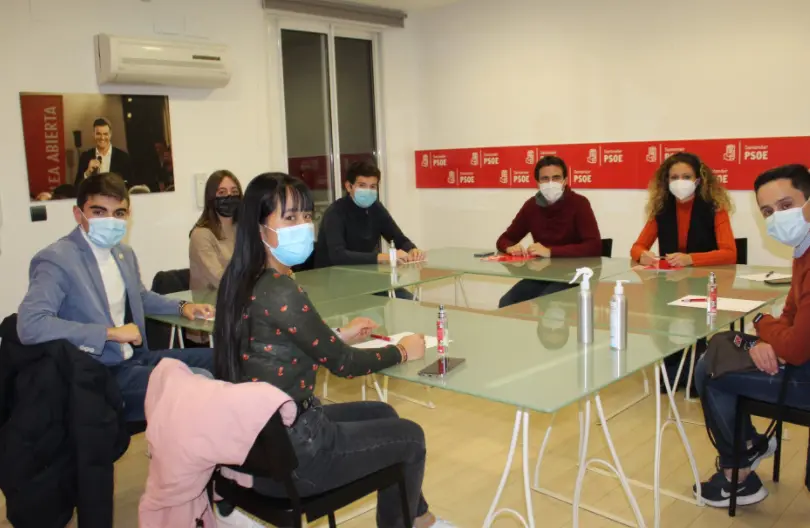 Pedro Casare con Encuentro con la nueva ejecutiva de Juventudes Socialistas de Santander.