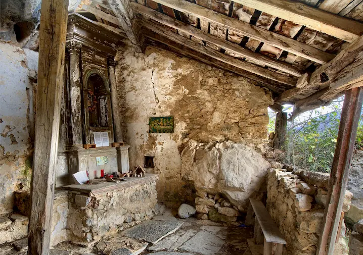 Vista del estado de la ermita San Juan de Socueva.