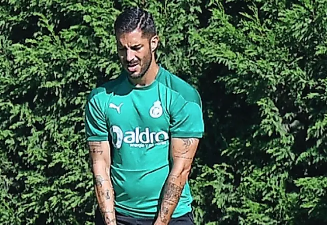 &Aacute;lvaro Cejudo, levantando unas pesas durante un entrenamiento. / ALERTA