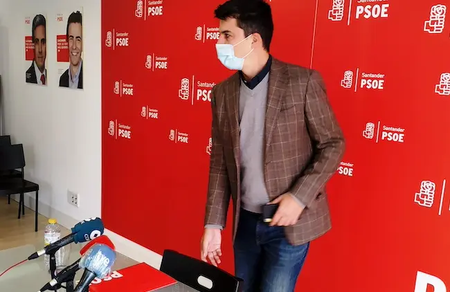 El portavoz del grupo socialista, Daniel Fern&aacute;ndez. / ALERTA