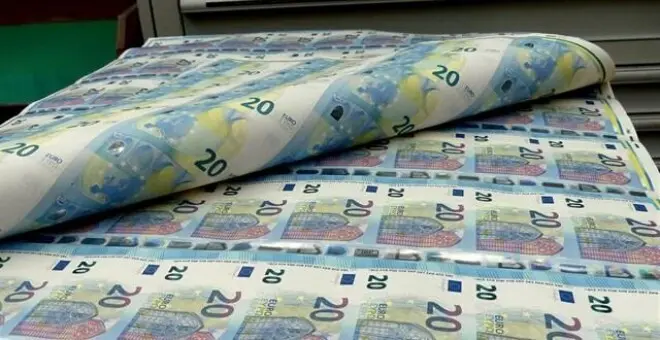 El Banco de Espa&ntilde;a ha confirmado este viernes que la deuda p&uacute;blica cerr&oacute; el tercer trimestre en casi 1,31 billones de euros, que equivalen al 114,1 % del PIB, un nivel nunca antes alcanzado y que se enmarca en un contexto de crisis, en el que la pandemia ha obligado a financiar un mayor gasto p&uacute;blico.