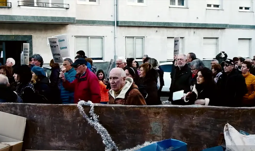 Fotograma del documental de Richard Zubelzu, 'A Contracorriente'.