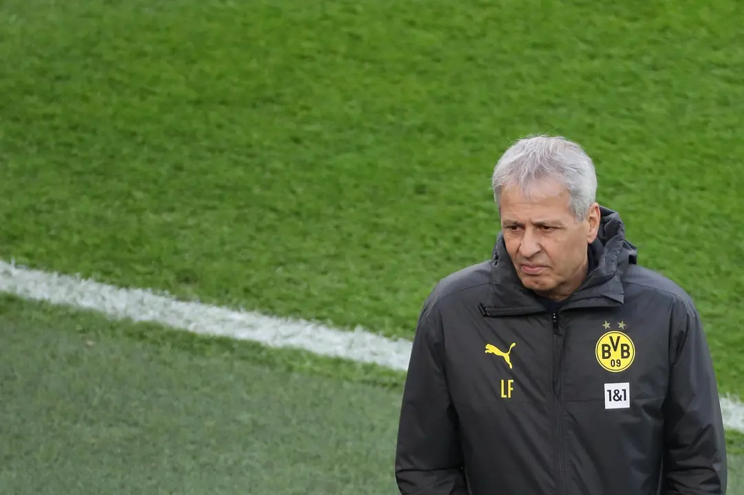 Lucien Favre como t&eacute;cnico del Borussia Dortmund. / E. PRESS