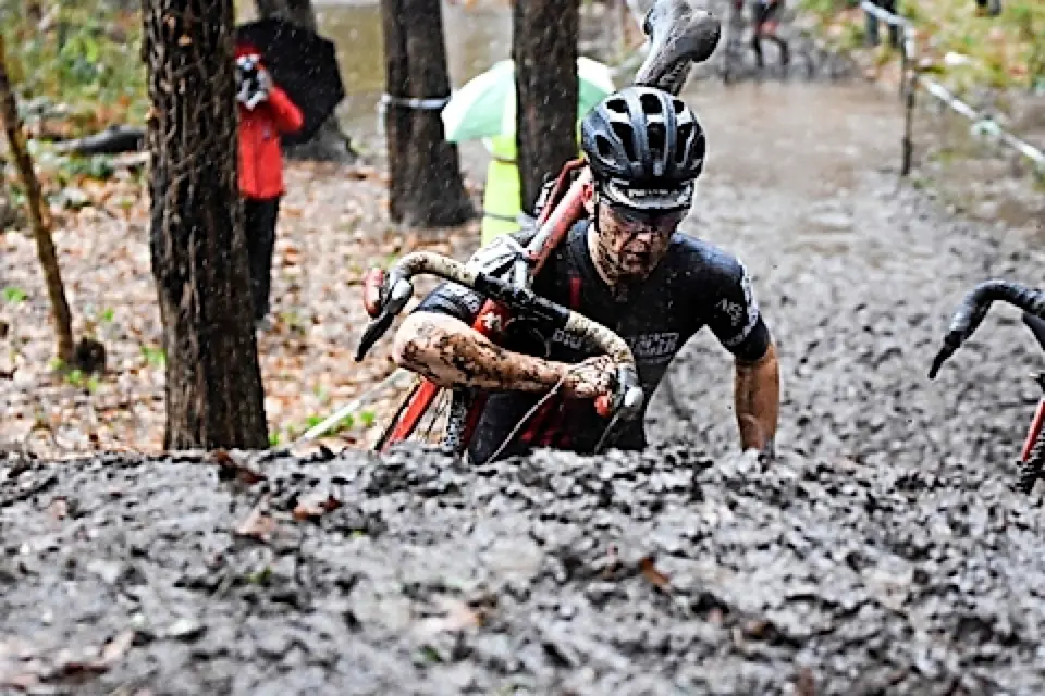 Kevin Su&aacute;rez en una prueba de ciclocross. / ALERTA