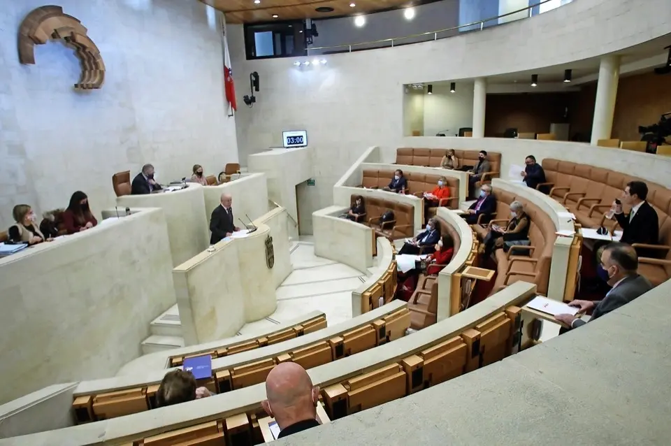 Imagen del Pleno celebrado ayer. / Hardy