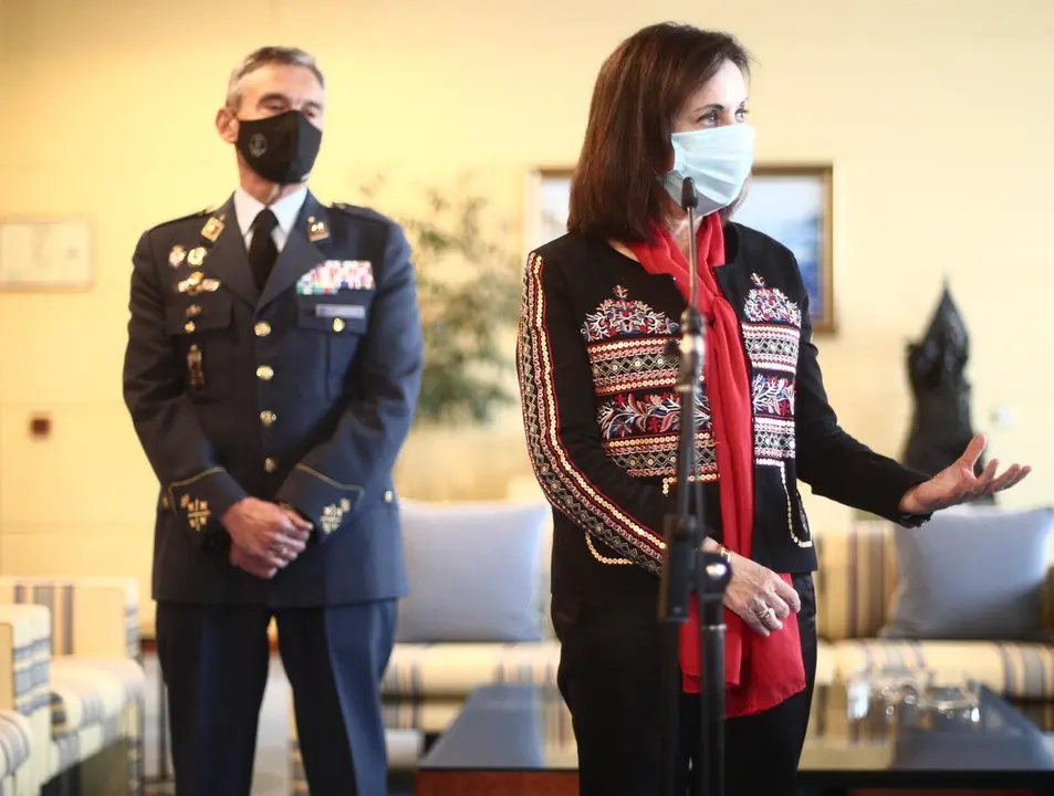 La ministra de Defensa, Margarita Robles, preside el acto en memoria del teniente general Francisco Veguillas Elices, en la Sede del Ministerio, en Madrid (Espa&ntilde;a), a 4 de diciembre de 2020. El militar fue asesinado por la organizaci&oacute;n terrorista ETA en j