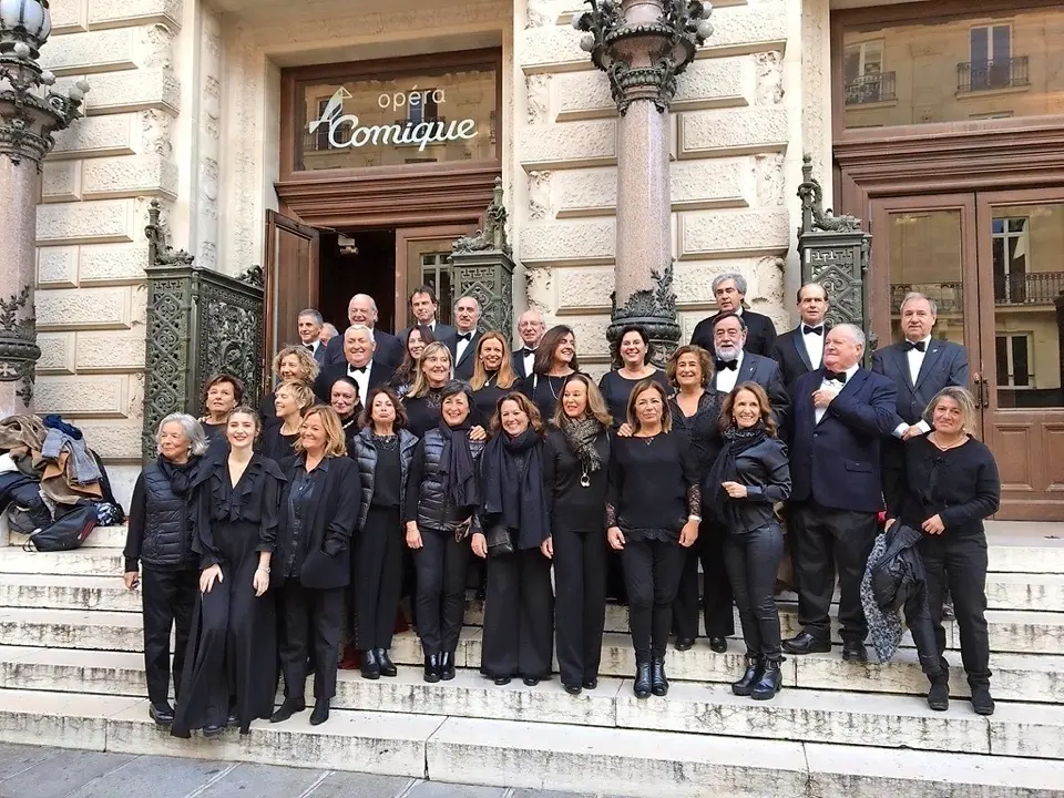 Coro de la Real Sociedad de Tenis de la Magdalena. / ALERTA