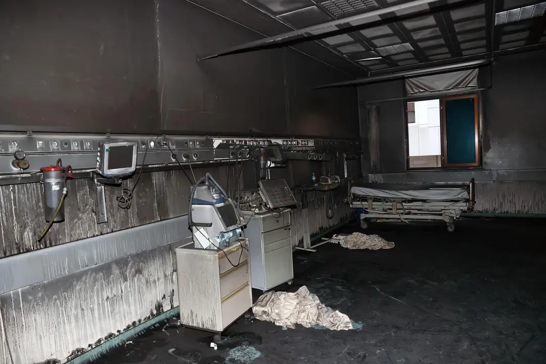 Incendio en una unidad de cuidados intensivos en un hospital de Gaziantep, Turqu&iacute;a. / E. PRESS