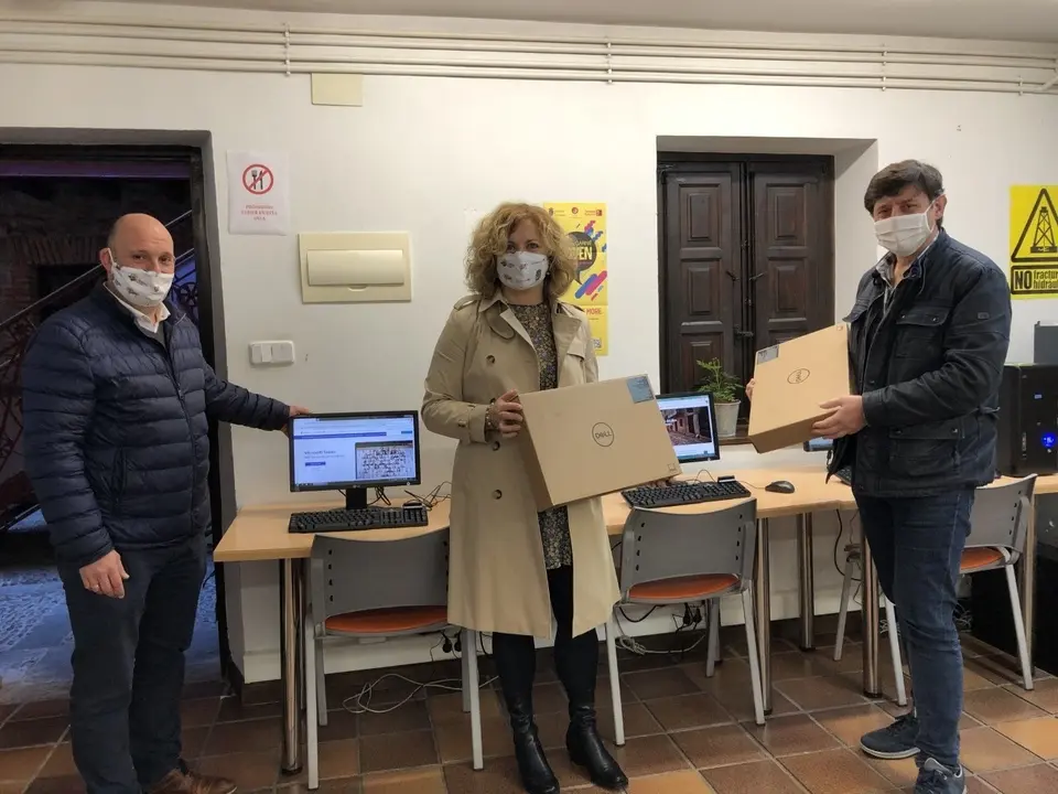 Donaci&oacute;n de ordenadores