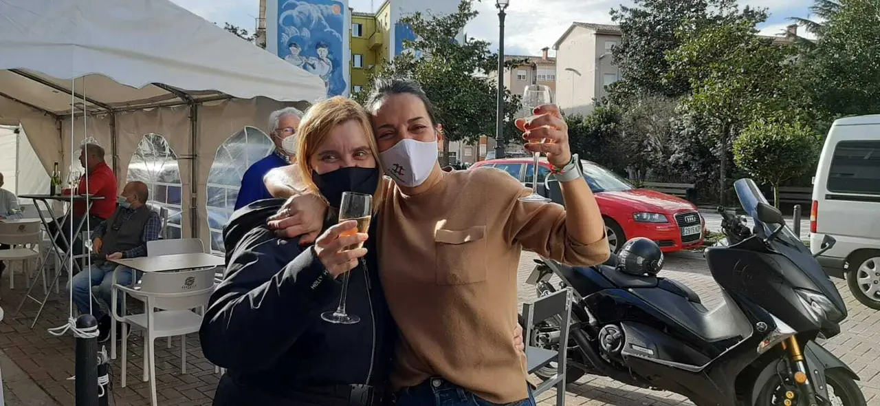 Las agraciadas con el 'Gordo' de la Loter&iacute;a de Navidad. / ALERTA