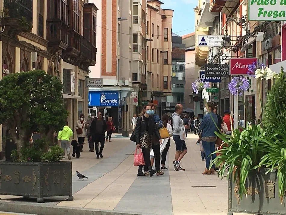 Vista de la calle Seraf&iacute;n Escalante en Torrelavega. / S.D.