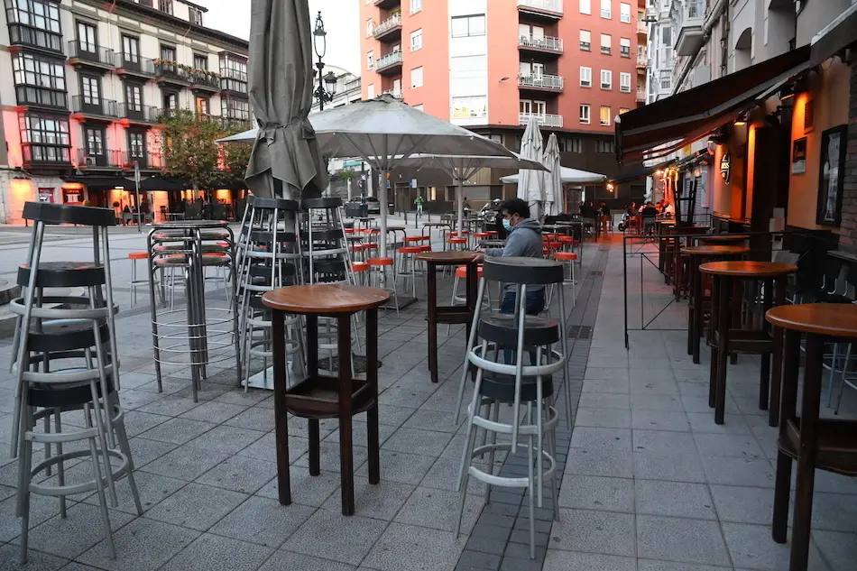 Vista de plaza de Ca&ntilde;ad&iacute;o en Santander. / Hardy