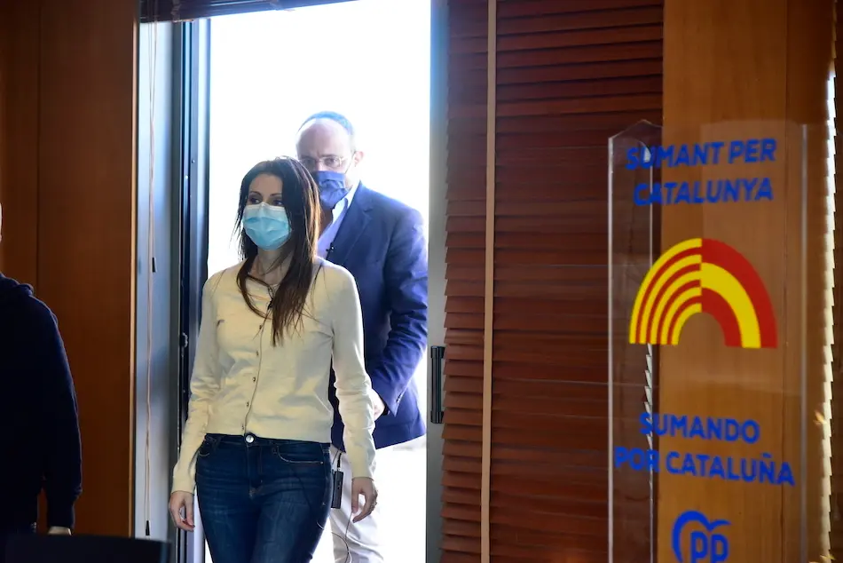 La n&uacute;mero 2 de la lista del PP a las elecciones catalanas y exportavoz de Cs en Catalu&ntilde;a, Lorena Rold&aacute;n (i), acompa&ntilde;ada del presidente del PP en Catalu&ntilde;a, Alejandro Fern&aacute;ndez (d), durante el acto &lsquo;Sumando por Catalunya&rsquo;, en Barcelona, Catalu&ntilde;a (Espa&ntilde;a), a 30 de diciembre de 2020.
30 DICIEMBRE 2020;LORENA ROLD&Aacute;N;ALEJANDRO FERN&Aacute;NDEZ;PP;BARCELONA;CATALU&Ntilde;A;CATALUNYA;ELECCIONES;POL&Iacute;TICA;CS
David Oller / Europa Press
30/12/2020