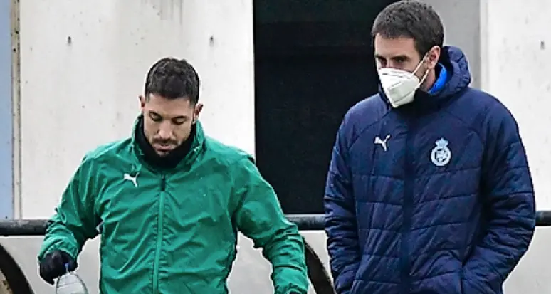 Cejudo, manteniendo ayer una charla con Solabarrieta. / Hardy